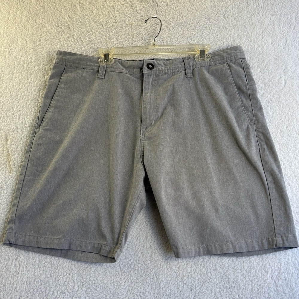 Volcom Skate Board‎ Bermuda Shorts Mens Size 40 Gray Mid Rise 9" Inseam